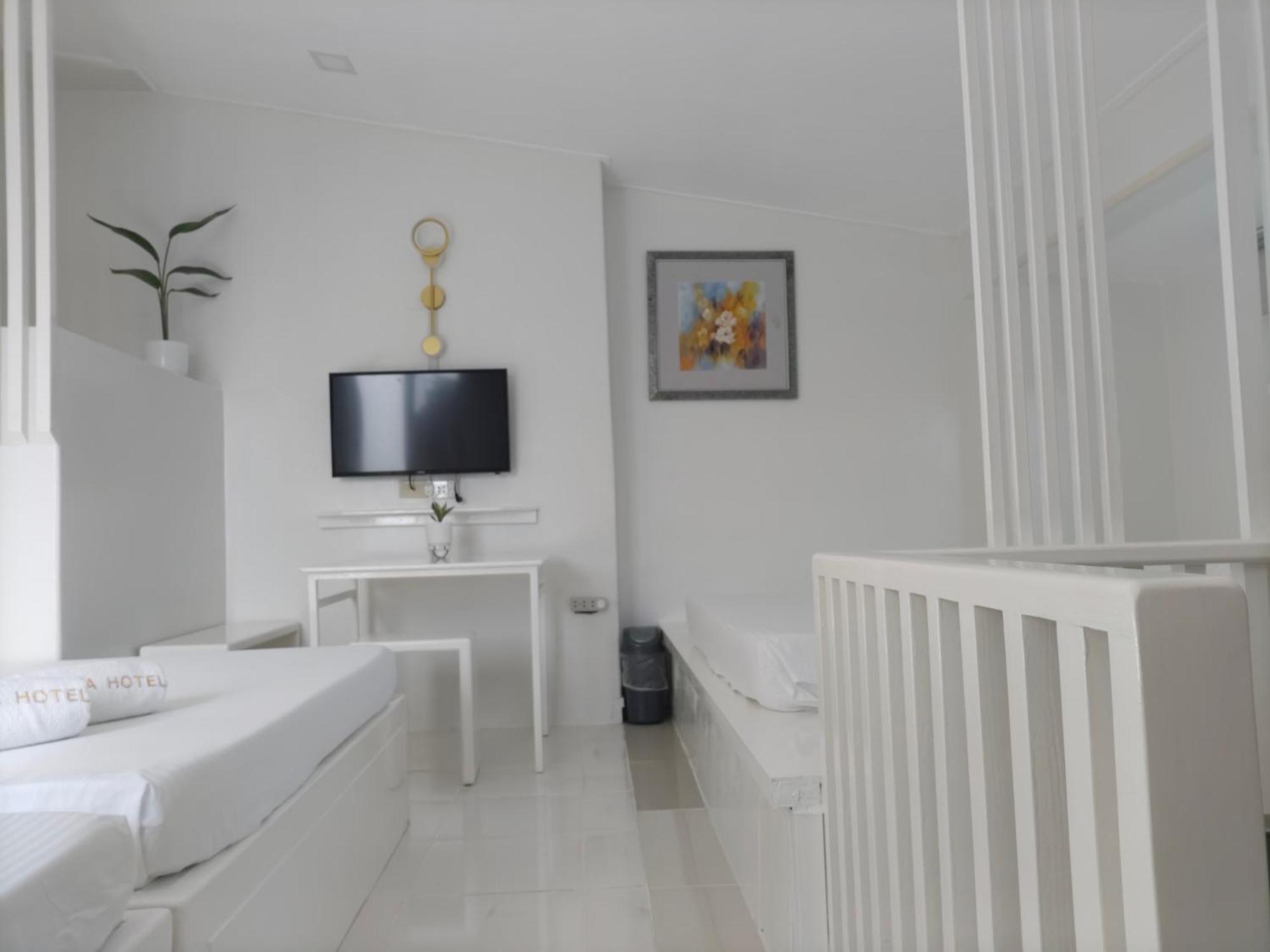 โรงแรมเมกาซา Balabag  ภายนอก รูปภาพ