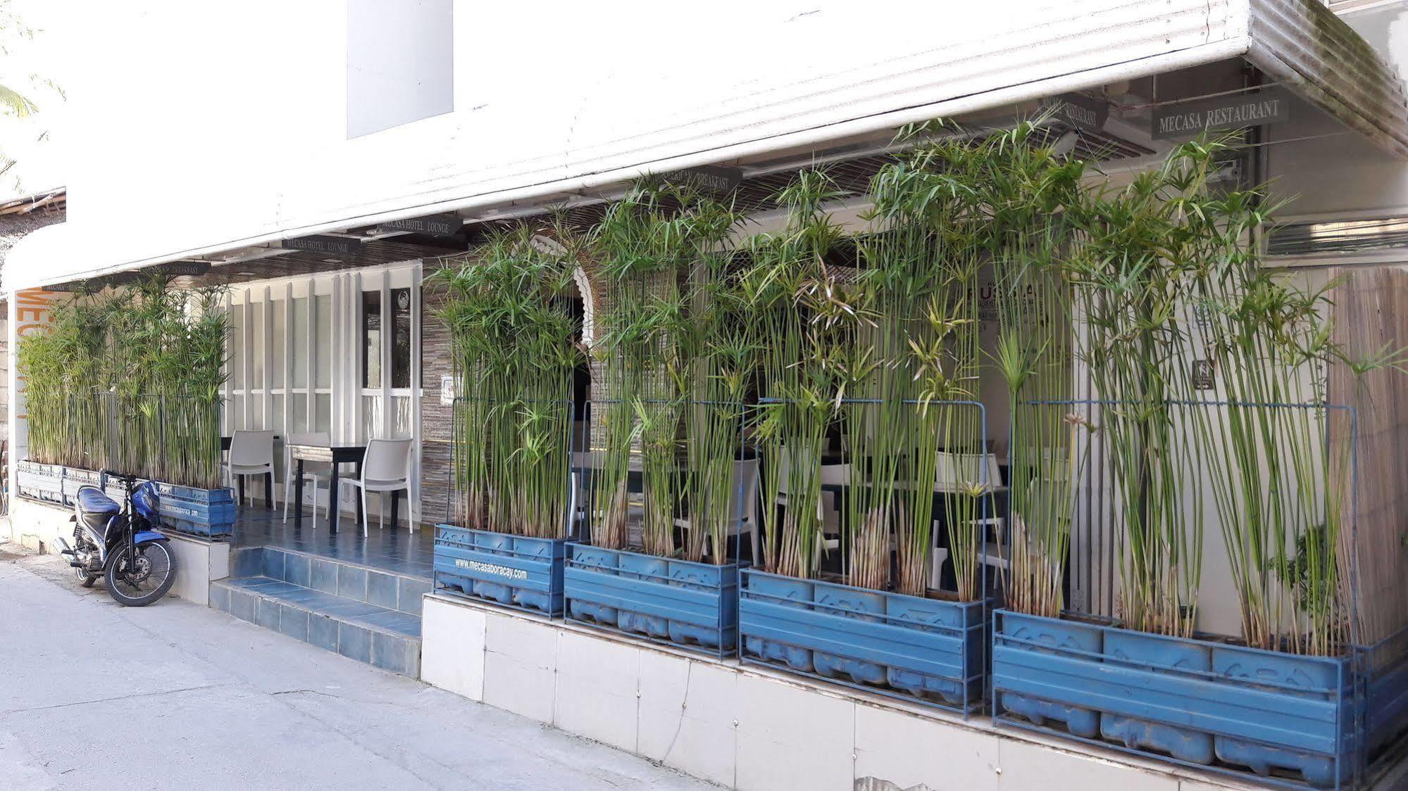 โรงแรมเมกาซา Balabag  ภายนอก รูปภาพ